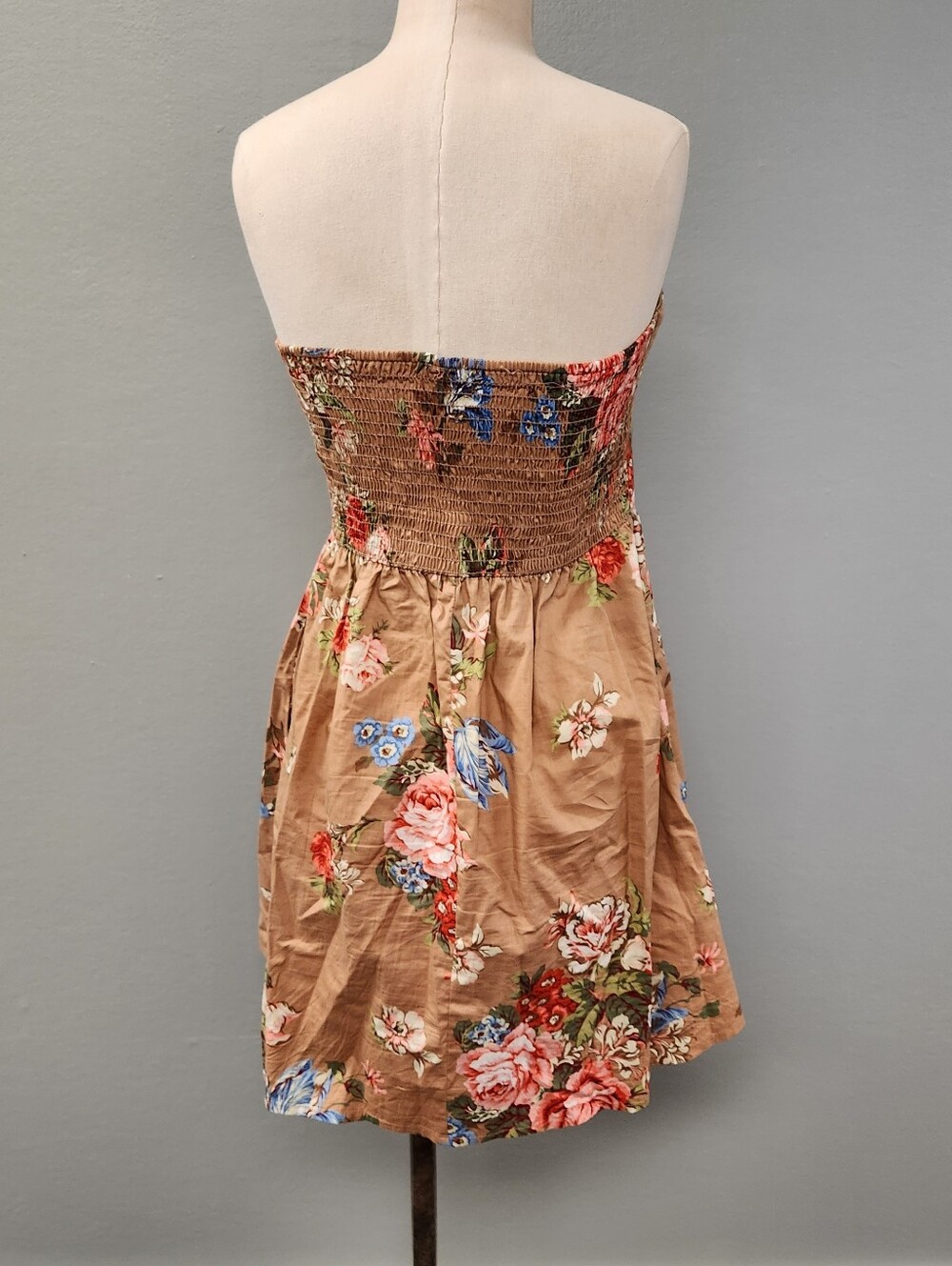 Romantic Floral Strapless Mini Dress Smocked Back Tan Pink M - Picture 3 of 8